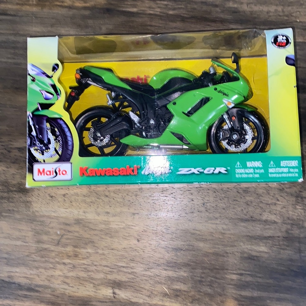 Maisto Kawasaki Ninja ZX-6R Green NEW